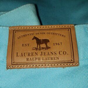 💥Like NEW Ralph Lauren  SIZE 8  Light Blue Cropped HiRise Waist 32"  Length 21"